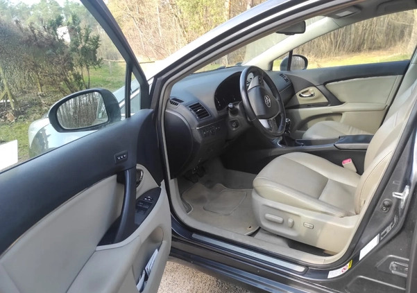 Toyota Avensis cena 27600 przebieg: 194500, rok produkcji 2009 z Lębork małe 46